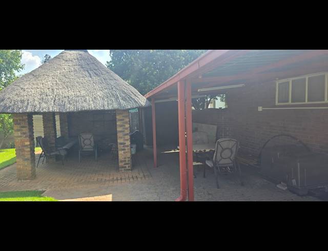 4 BEDROOM HOUSE FOR SALE IN VANDERBIJLPARK SE 2